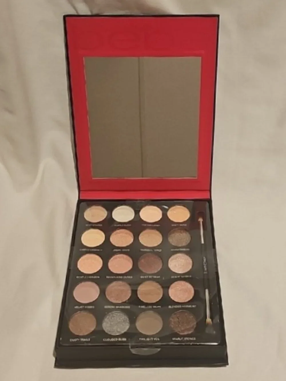bebe Infinite Radiance 20-Piece Eyeshadow Palette with Brush